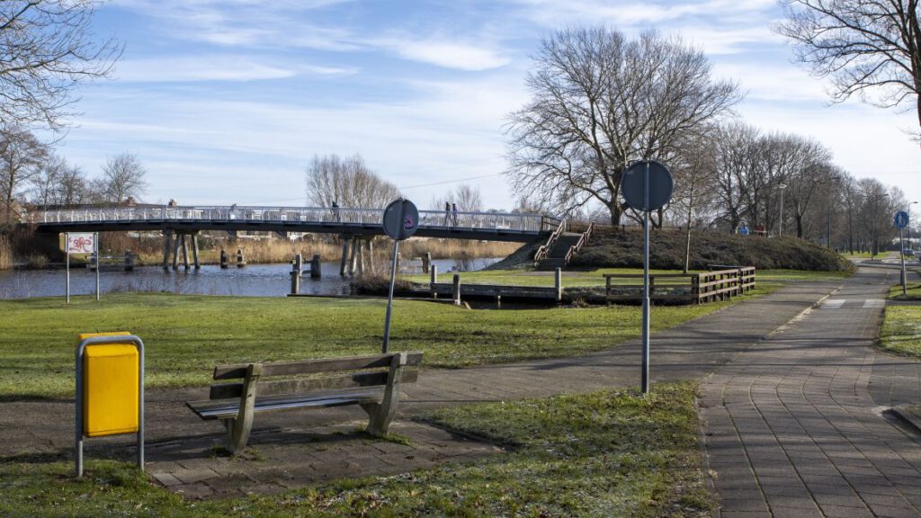 Roze sticker Oegstgeest Jan Hendrik Oort brug