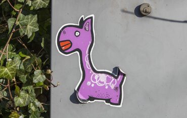 Roze sticker Kennedylaan Oegstgeest